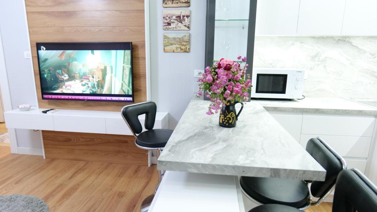 City Center Apartment Niko 04 Tirana Exteriör bild