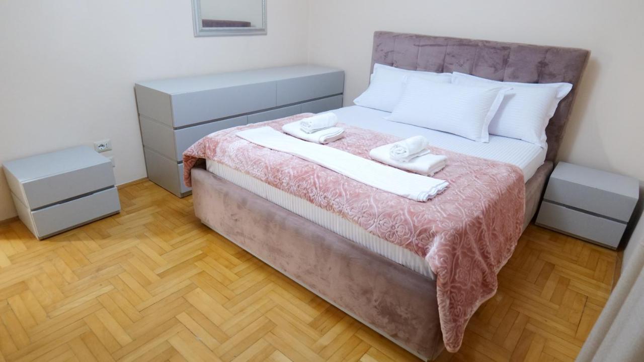City Center Apartment Niko 04 Tirana Exteriör bild