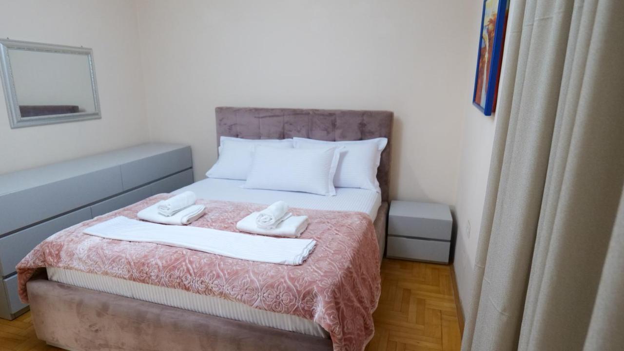 City Center Apartment Niko 04 Tirana Exteriör bild