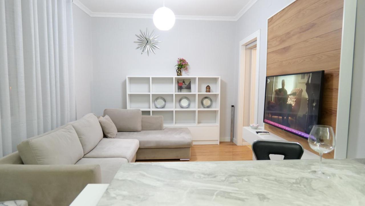 City Center Apartment Niko 04 Tirana Exteriör bild