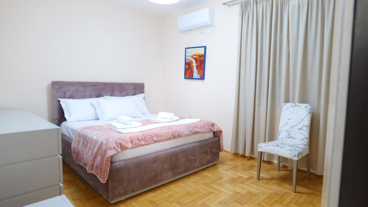 City Center Apartment Niko 04 Tirana Exteriör bild